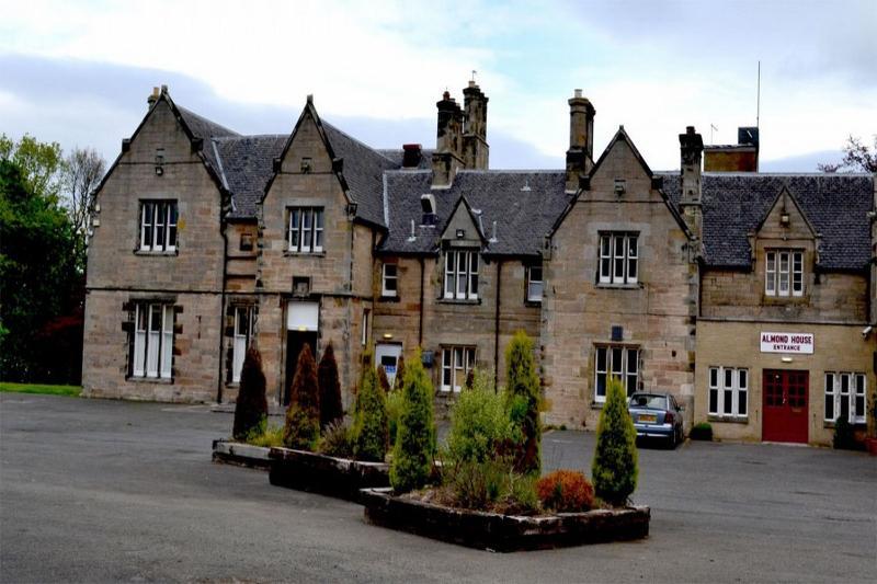 Almond House Lodge Edinburgh Bagian luar foto